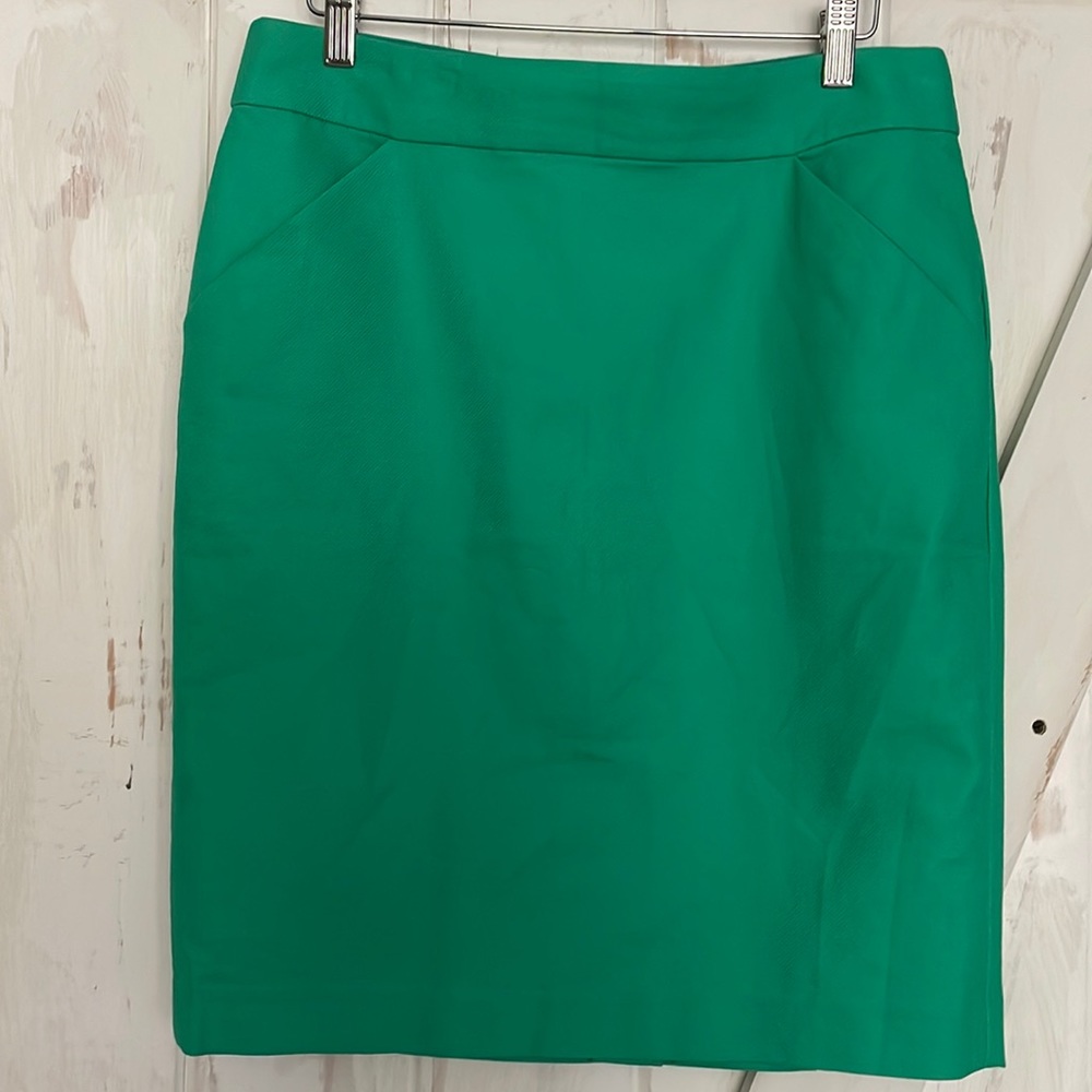 J. Crew green pencil skirt. Size 8 lined. Excellent condition
